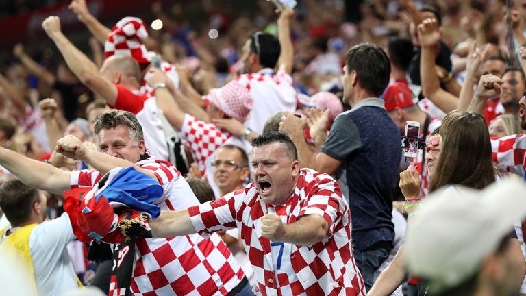 Niềm vui của CĐV Croatia sẽ còn vỡ òa sau trận chung kết World Cup 2018