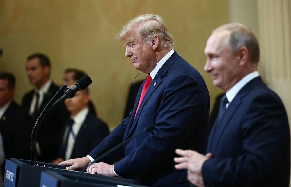 Tổng thống Nga-Mỹ trong cuộc gặp thượng đỉnh ngày 16.7 ở Phần Lan. Ảnh: Tass.