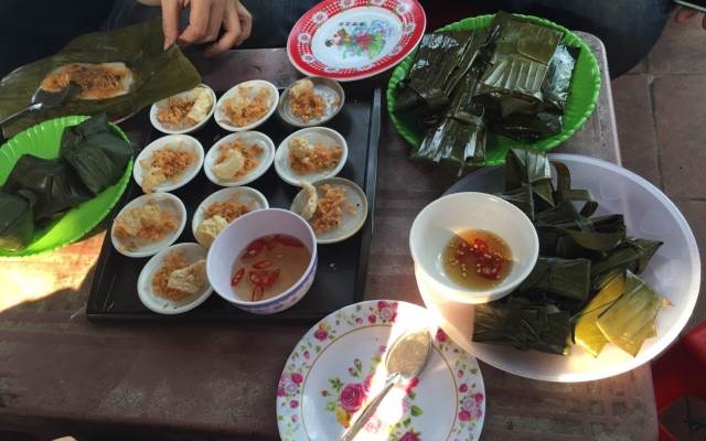 Bánh lọc huế luôn được du khách ưa chuộng bởi mùi vị của nớ không lẫn vào đâu được của nó, cũng như có thể mang đi xa mà còn lưu lại được độ nóng. Bánh lọc cùng với bánh bèo, bánh nậm được coi là bộ ba tiêu biểu cho tinh hoa ẩm thực bánh Huế.