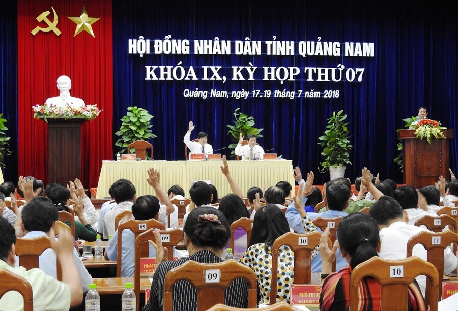 HĐND tỉnh Quảng Nam biểu quyết cho ông Lê Phước Hoài Bảo
thôi làm Đại biểu HĐND tỉnh nhiệm kỳ 2016-2021. Ảnh: H.T
