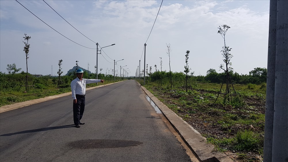 112 lô đất bố trí cho các hộ dân nằm trong vùng sạc lở núi Ba Hòn đã được huyện Kiên Lương hoàn thiện hạ tầng. Ảnh: Trường Sơn
