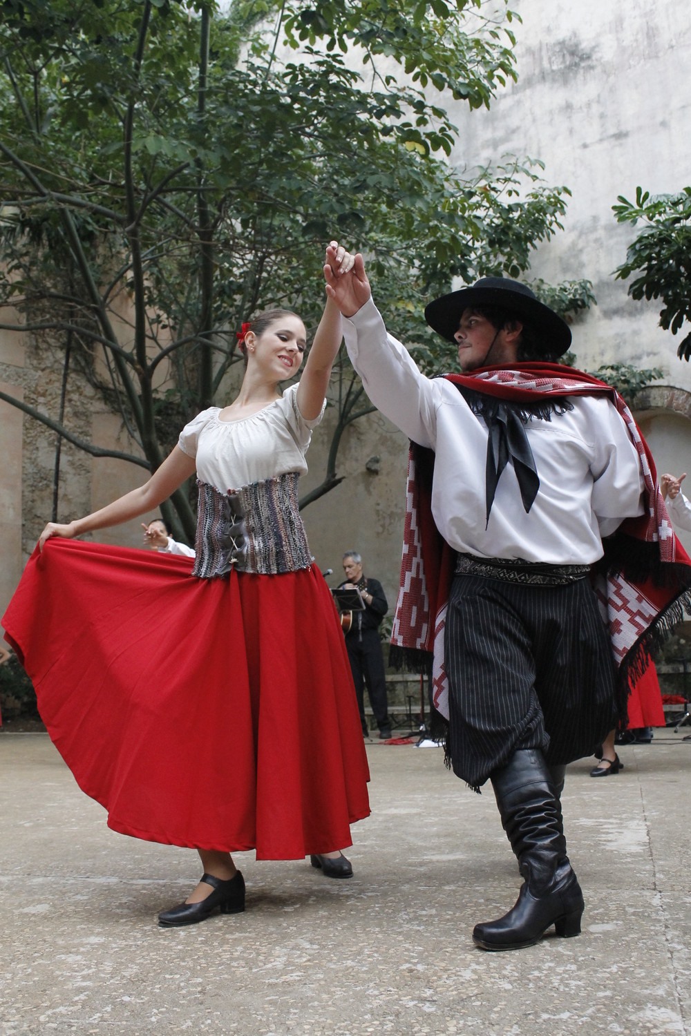 Khi nói đến văn hóa đất nước Uruguay, không thể không kể đến điệu nhảy Tango. Ảnh: Linked in