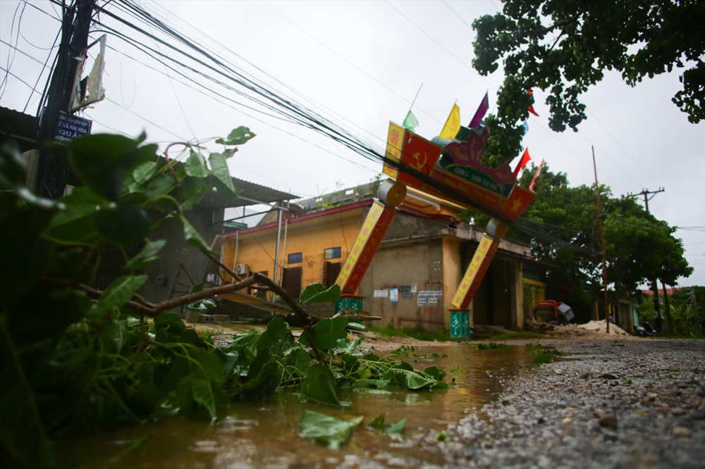 Tại Thanh Hóa, dù bão số 3 không trực tiếp đổ bộ nhưng mưa rất lớn kèm theo gió giật mạnh đã khiến tỉnh này hứng chịu hậu quả nặng nề.