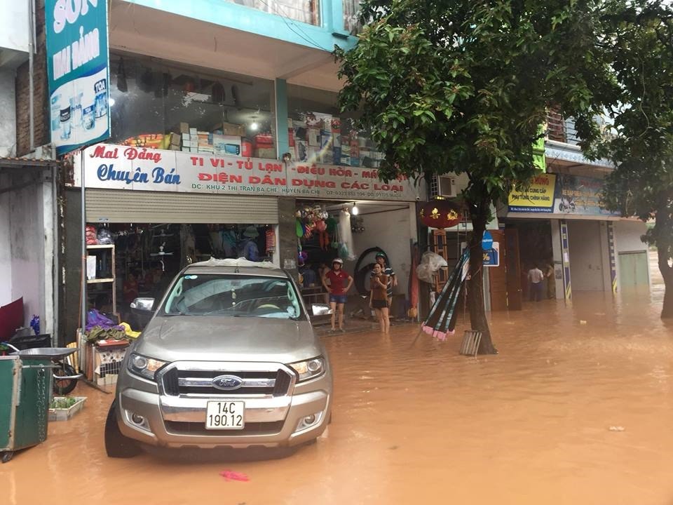 Nhiều nơi trong khu vực trung tâm thị trấn huyện Ba Chẽ bị ngập.