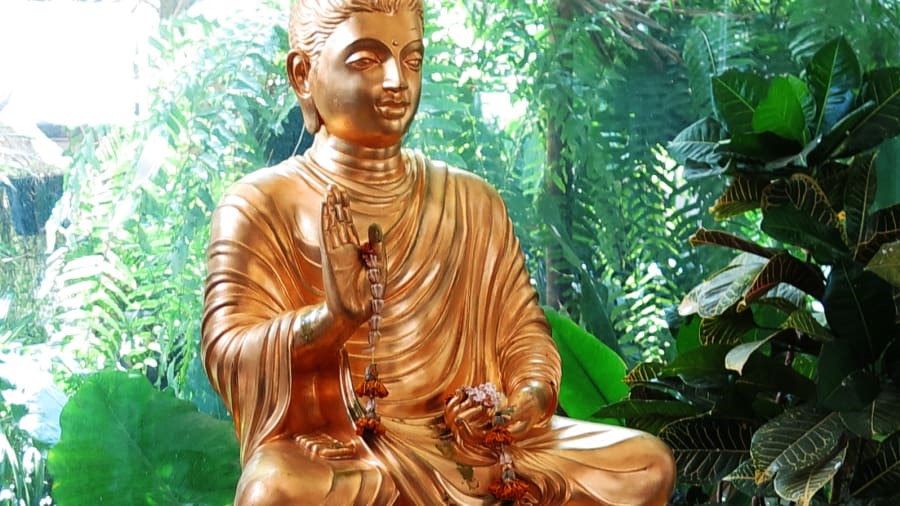 Tại đây được trang trí bởi đa số tượng Phật. Ảnh: CNN Travel