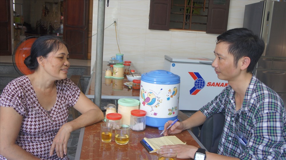 Bà Trần Thị Ân chia sẻ với phóng viên Báo Lao Động