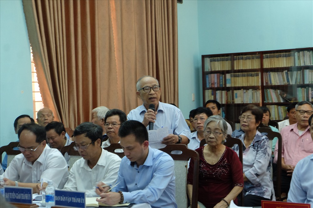Ông Đặng Vân (Hội viên CLB Thái Phiên) nêu ý kiến tại buổi gặp mặt lãnh đạo