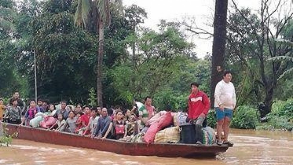 Đập thủy điện bị vỡ ở Lào. Ảnh: Sky. 