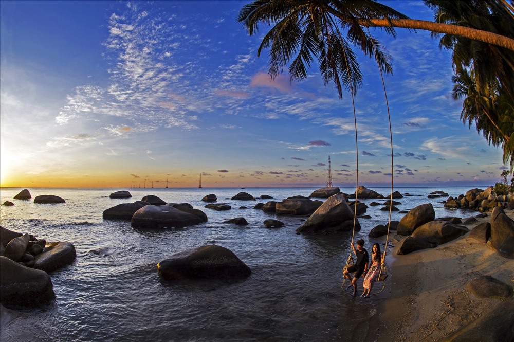 Hoàng hôn trên bãi biển Lại Sơn. Ảnh: Huỳnh Lãnh.
