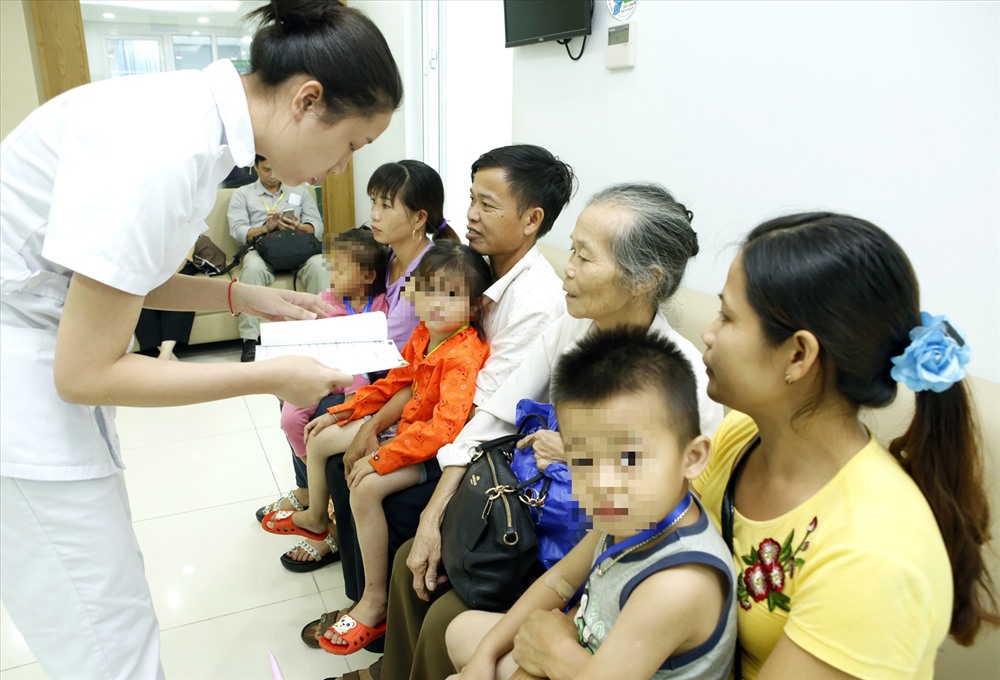 100 trẻ em Tuyên Quang đã được khám, sàng lọc, phẫu thuật miễn phí trong 3 ngày qua. Ảnh: PV