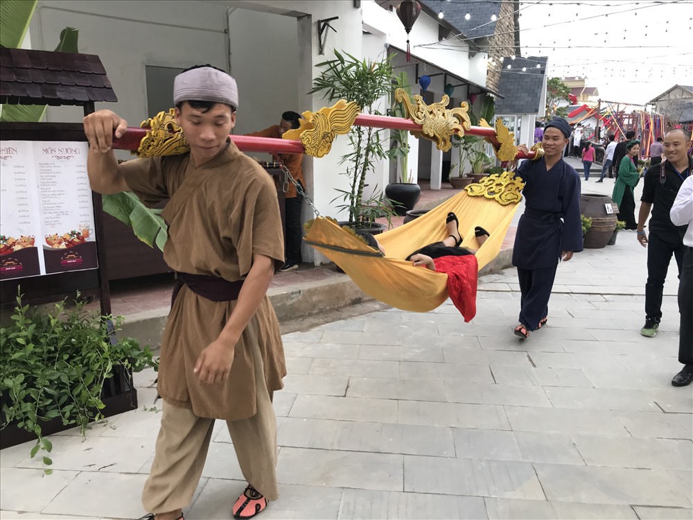 Hoạt cảnh đường phố. Ảnh: H.V.M