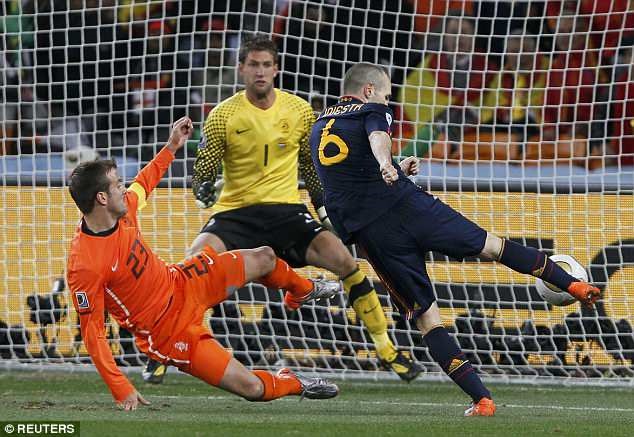 Bàn thắng duy nhất trong trận chung kết World Cup 2010 được chính Iniesta thực hiện. Ảnh: Reuters.