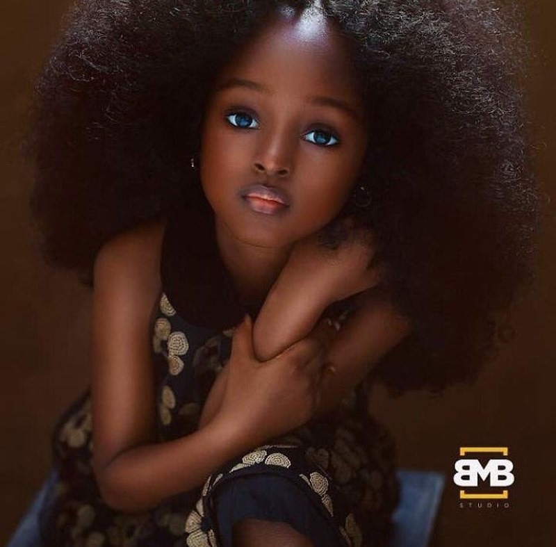 Những bức ảnh của cô bé Jare do nhiếp ảnh gia Mofe Bamuyiwa ghi lại và đăng lên Instagram.