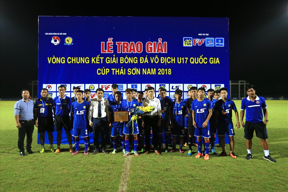 U17 PVF và Đà Nẵng đồng hạng Ba.