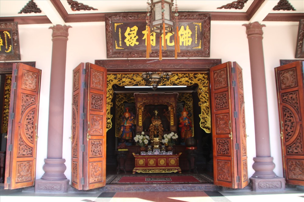 Điện thờ được bài trí tôn nghiêm. Ảnh: Đ.Phùng