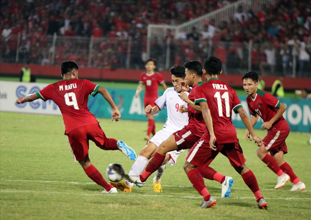 Trận thua trước U19 Indonesia ở lượt trận trước đó đã khiến U19 Việt Nam mất quyền tự quyết và bị loại khỏi giải U19 Đông Nam Á. Ảnh: VFF