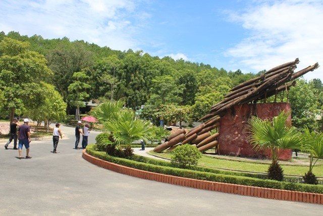 Những quả bom rải xuống chiến trường Đồng Lộc năm xưa