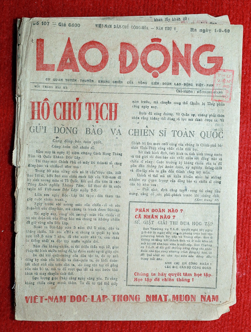 Từ trái sang:
Báo Lao Động số ra ngày 1.9.1949. Ảnh (chụp tư liệu): HẢI NGUYỄN
