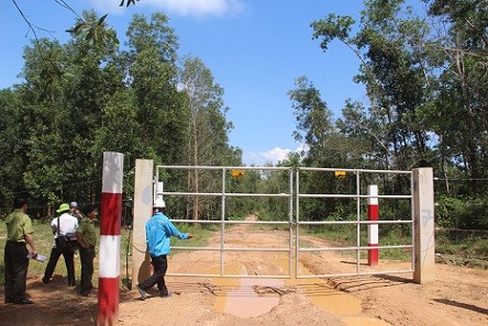 Tại khu vực voi xuất hiện, hiện nay đã được xây dựng hàng rào điện để ngăn cách vùng rừng tự nhiên và nương rẫy của người dân. 