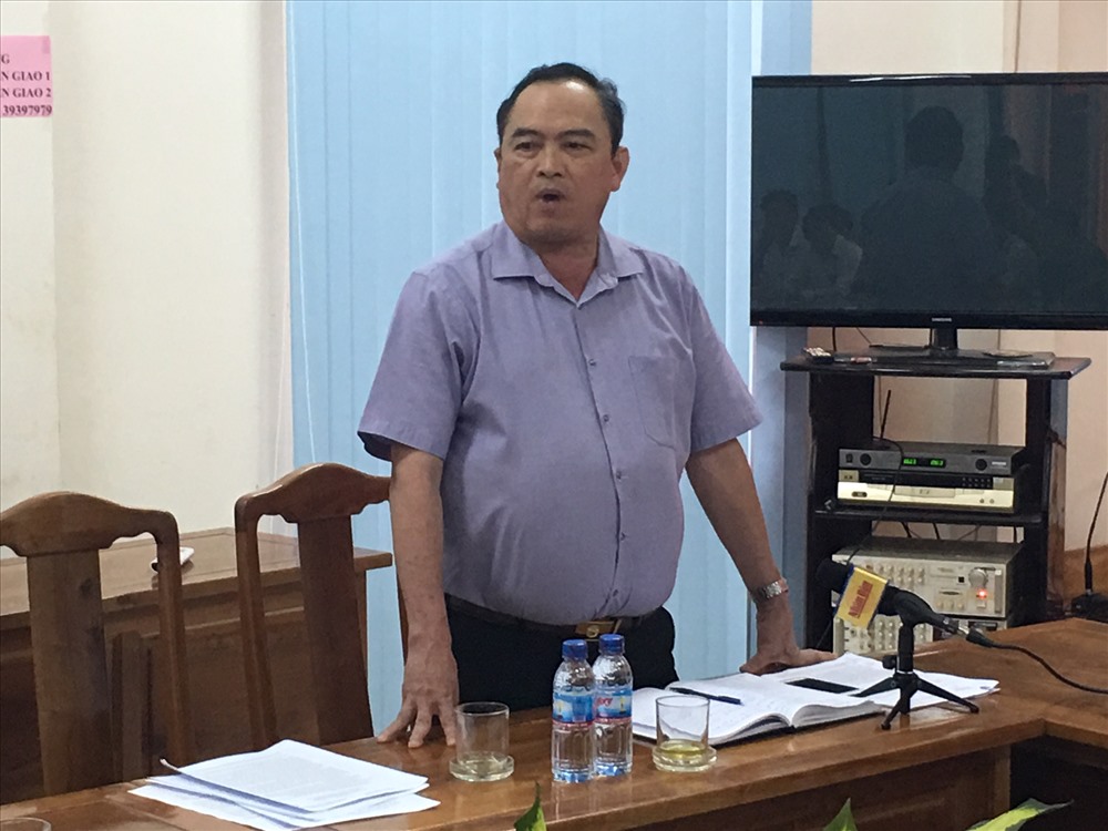 Chủ tịch UBND huyện Bù Đăng Nguyễn Thanh Bình tuyên bố sẽ xử lý nghiêm vụ “hỗ trợ“, không dung túng, bao che. Ảnh: C.H