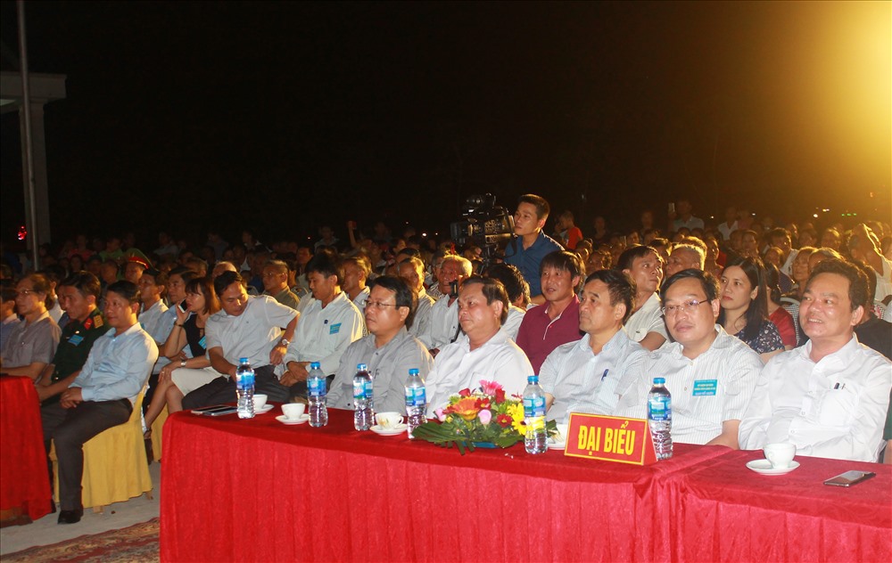 lãnh đạo tỉnh Hà Tĩnh, huyện Can Lộc cùng đông đảo bà con nhân dân đến tham dự lễ kỷ niệm