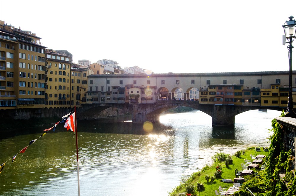 Cầu Ponte Vecchio. Ảnh: Trần Ánh Dương