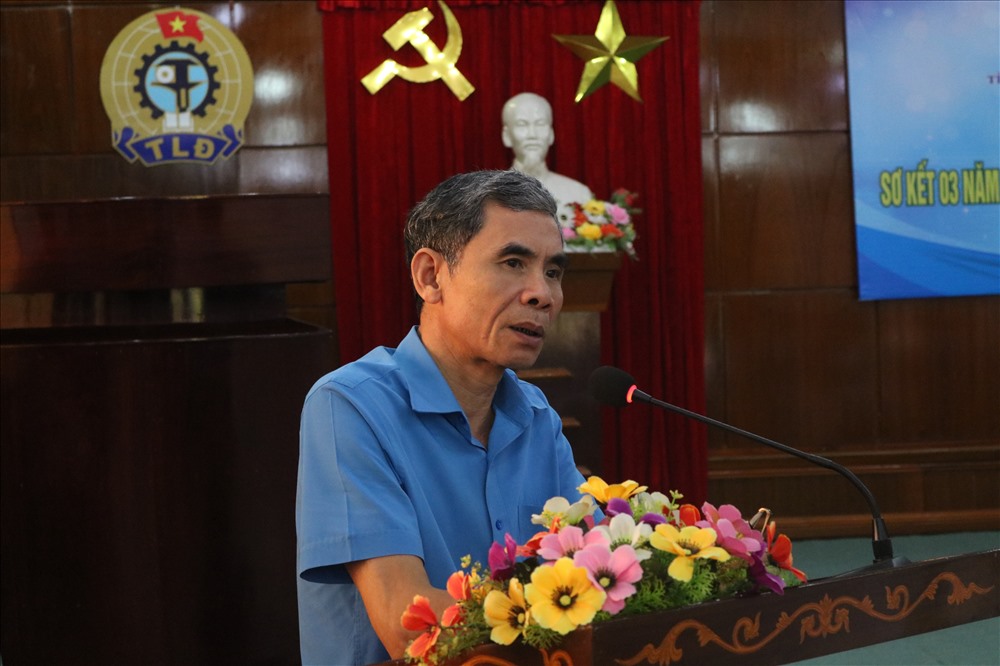 Ông Ngô Tôn Tẩn, Chủ tịch LĐLĐ tỉnh Thanh Hóa phát biểu tại hội nghị. Ảnh: Đ.V