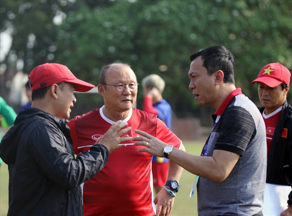Phó chủ tịch VFF Trần Quốc Tuấn là người đã làm việc với LĐBĐ Indonesia để U23 Việt Nam có được sân tập đảm bảo điều kiện. Ảnh: VFF