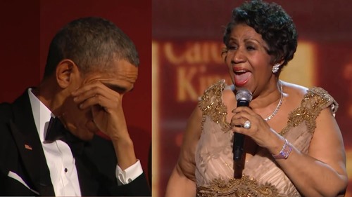 Khoảnh khắc cựu Tổng thống Mỹ Barack Obama xúc động khi nghe Aretha Franklin hát - Ảnh: AFP