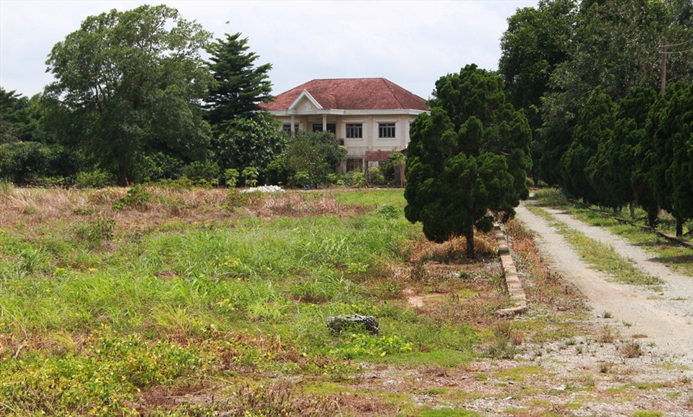 Khu đất rộng 20ha và biệt thự mà cựu bí thư thị ủy Bến Cát, tỉnh Bình Dương ‘phù phép’ để mua với giá rẻ.