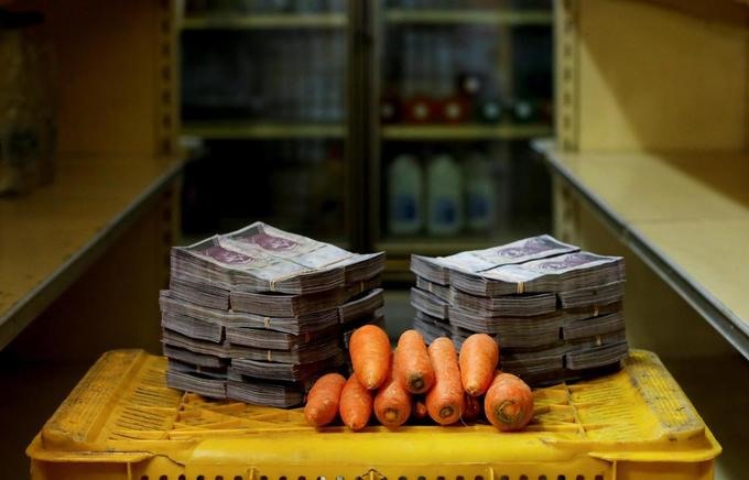 Người Venezuela phải trả 3 triệu Bolivar ddeere mua 1kg cà rốt.