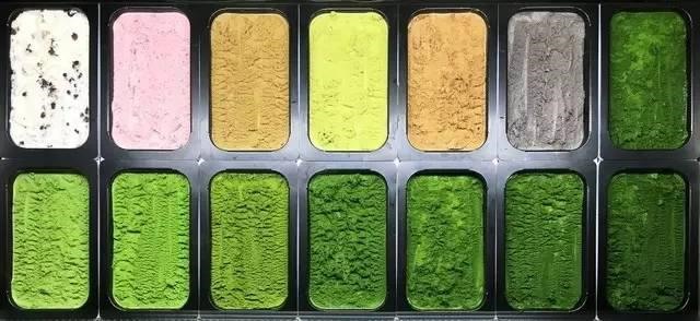 Ngoài kem Matcha tăng dần cấp độ màu, thực khách có thể thưởng thức thêm các hương vị kem khác như việt quất, dâu, cam... Ảnh: imspender.com