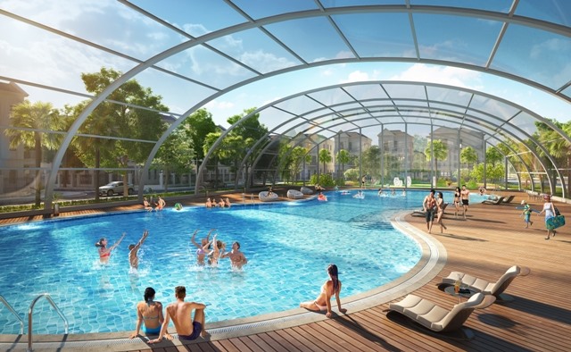 Bể bơi phong cách resort với thiết kế mái kính hiện đại – 1 trong những tiện ích mang đến cuộc sống sinh thái bốn mùa tại Vinhomes Star City (hình ảnh minh họa)