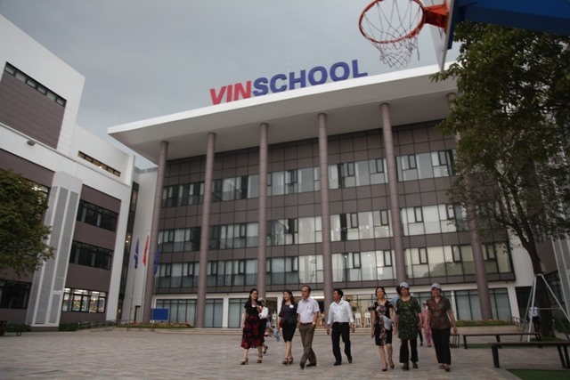 Hình ảnh những cư dân đầu tiên tại Vinhomes Star City trong chuyến tham quan ngôi trường với cơ sở vật chất hiện đại Vinschool – The Harmony tại khu đô thị Vinhomes Riverside – The Harmony (Hà Nội)