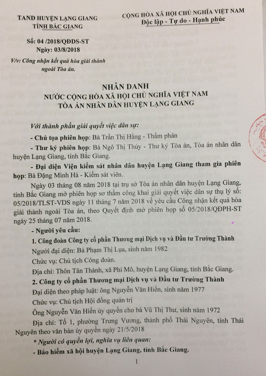 Quyết định của TAND huyện Lạng Giang công nhận kết quả hòa giải thành ngoài tòa án. Ảnh: QUẾ CHI