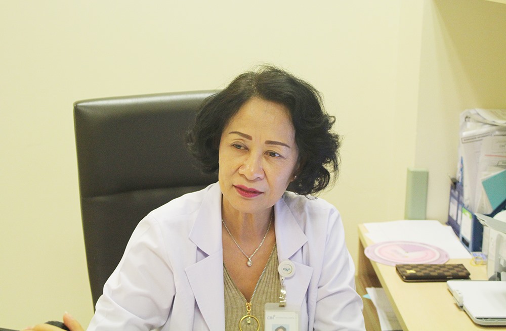 Ths. Bs Trần Thị Kim Xuyến – Trưởng Khoa Phụ Sản Bệnh viện Quốc tế City chia sẻ về tình trạng bệnh của thai phụ D.T