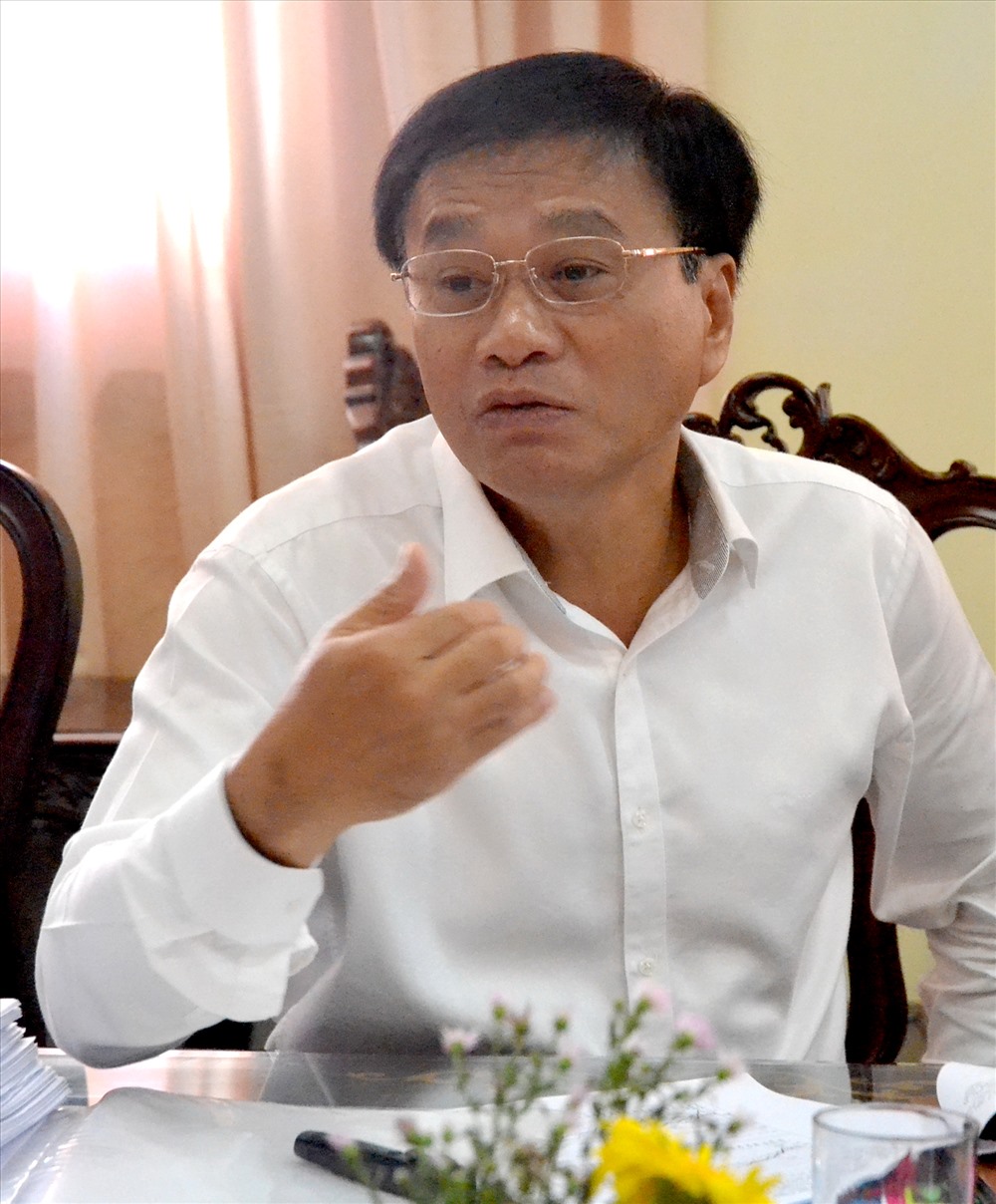 Ông Nguyễn Văn Dương - Chủ tịch UBND tỉnh Đồng Tháp - phát biểu tại cuộc họp. Ảnh: Lục Tùng