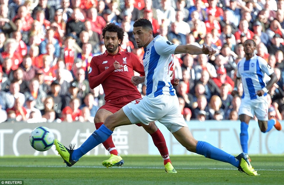 Salah (áo đỏ) ghi bàn duy nhất của trận đấu. Ảnh: Reuters.