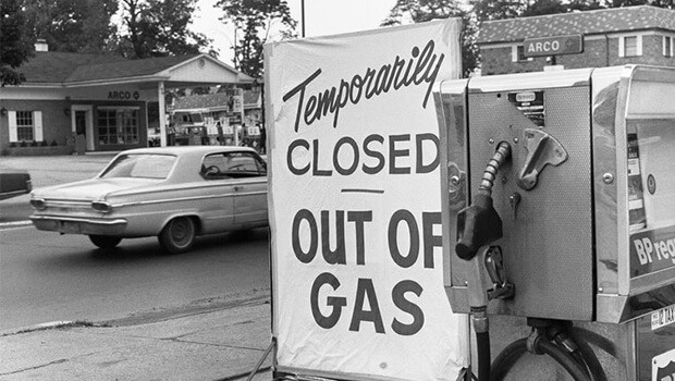 Ngày 17.101973, OPEC tuyên bố cấm vận dầu mỏ.