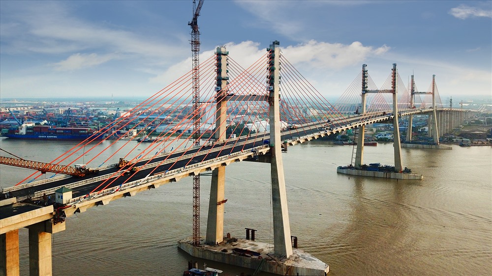 Cầu Bạch Đằng - một hợp phần quan trọng của cao tốc Hạ Long - Hải Phòng. Ảnh: Đỗ Phương