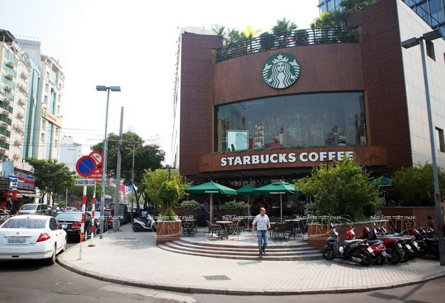 Về phần mình, CEO Starbucks Kevin Johnson đánh giá thỏa thuận trên sẽ là cú hích lớn giúp công ty đẩy mạnh thương hiệu Starbucks ra toàn thế giới, đồng thời tạo ra những giá trị lâu dài cho các cổ đông.