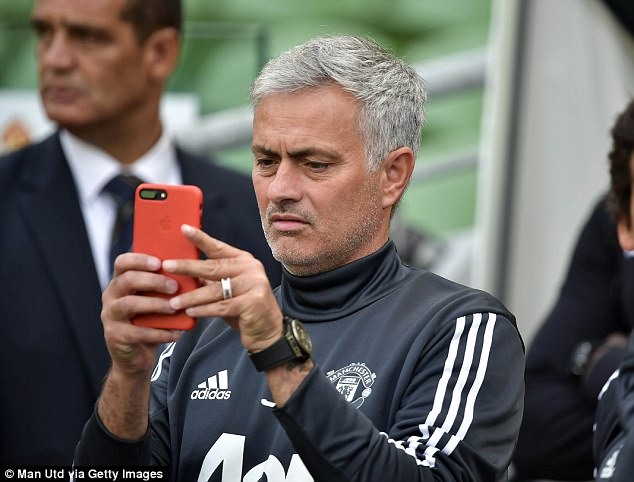 Mourinho sẽ bớt phàn nàn? Ảnh: Getty.