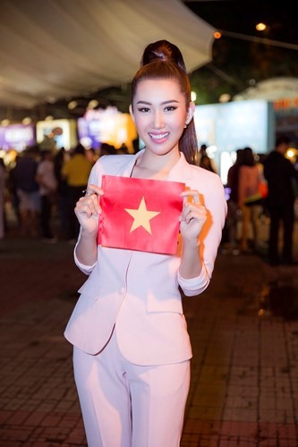 Cô cũng không quên gửi lời động viên đến đội tuyển Olympic Việt Nam.