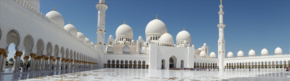 Thánh đường Hồi giáo Sheihk Zayed là một trong 10 thánh đường Hồi giáo lớn nhất thế giới. Ảnh: Luxury Designer