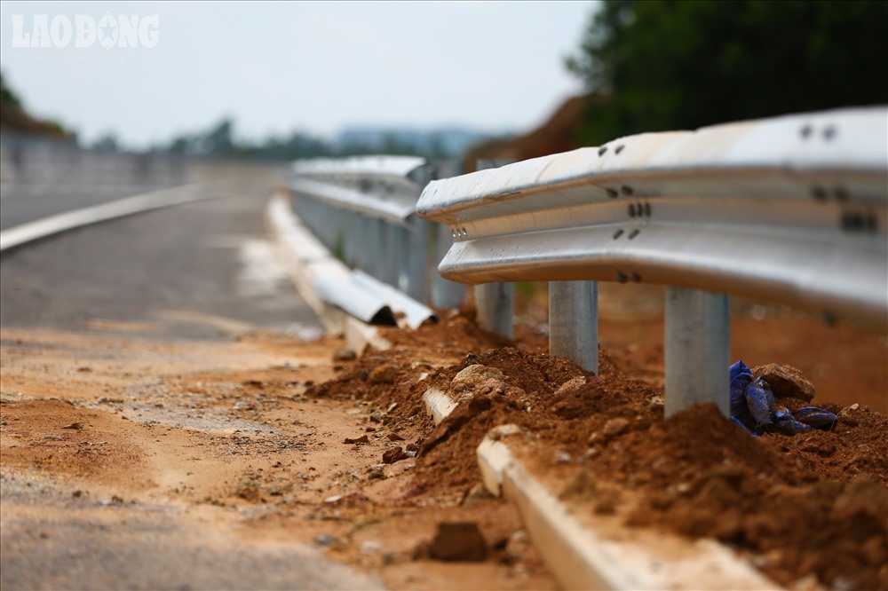 Việc chậm thông xe tuyến cao tốc Đà Nẵng - Quảng Ngãi ảnh hưởng lớn đến an toàn giao thông qua tỉnh Quảng Nam, nhất là đoạn Quốc lộ 40B qua các xã Tam Thái (Phú Ninh) và Trường Xuân (TP Tam Kỳ).