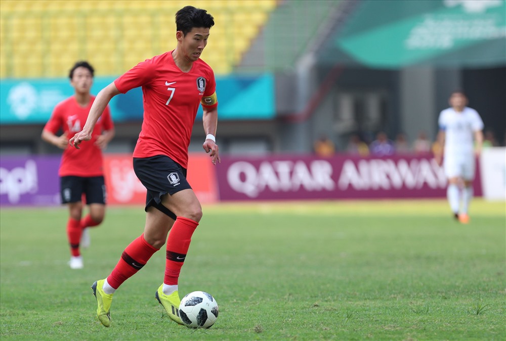Ngôi sao Son Heung-min in dấu giày trong cả 2 bàn thắng của U23 Hàn Quốc vào lưới U23 Nhật Bản. Ảnh: Đ.Đ