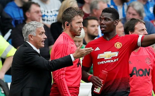 Mourinho và Pogba cần hiểu nhau hơn. Ảnh: Reuters.