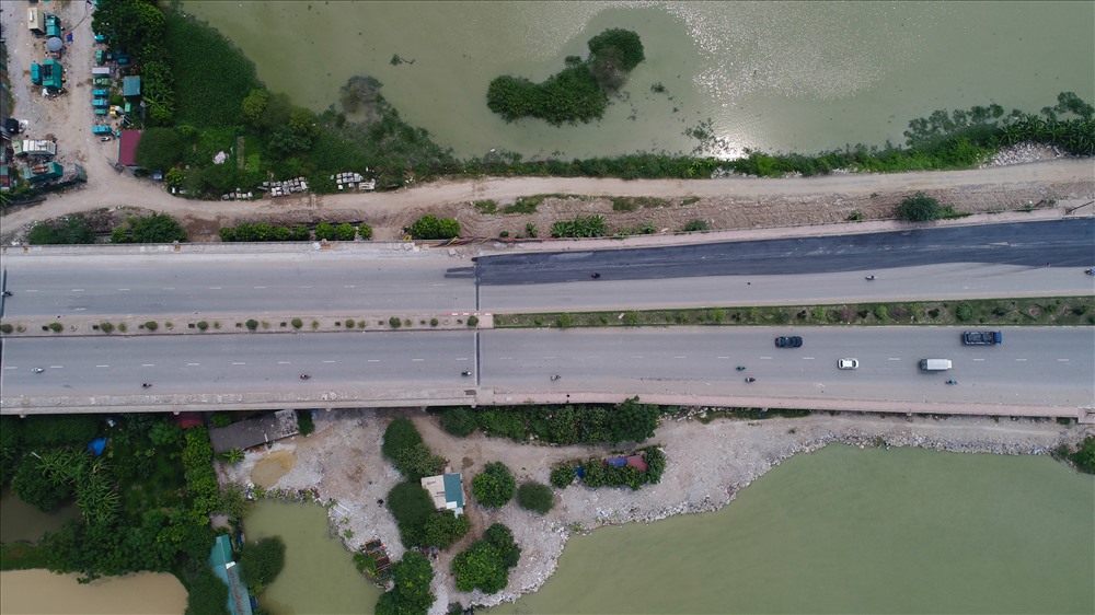 Đường trục phía Nam vốn nằm trên địa bàn tỉnh Hà Tây cũ là tuyến đường quan trọng của thủ đô chạy qua địa phận các quận Hà Đông, huyện Thanh Oai, huyện Ứng Hòa và huyện Phú Xuyên.
