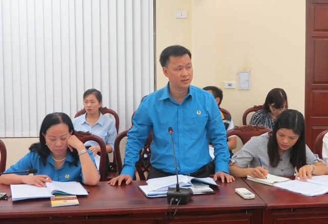 Ông Nguyễn Gia Cường - Phó Chủ tịch CĐ các KCN tỉnh Bắc Ninh phát biểu tại hội thảo. Ảnh: Xuân Trường