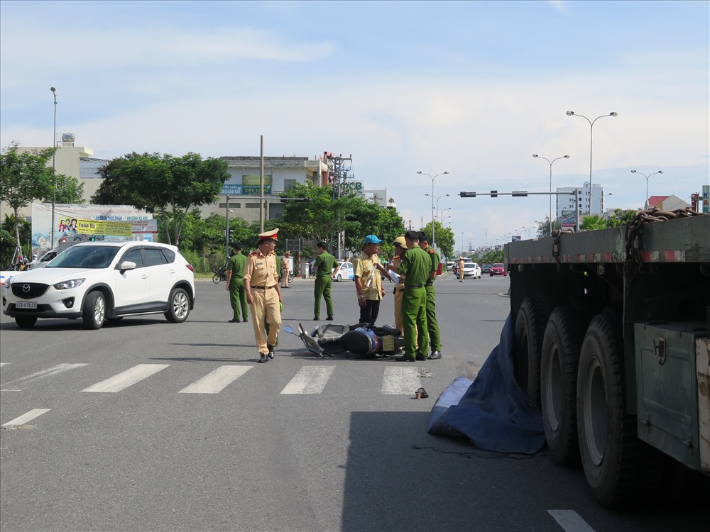 Liên tiếp xảy ra TNGT dẫn đến chết người do xe container gây ra tại đường Ngô Quyền. (ảnh: Hoàng Vinh) 